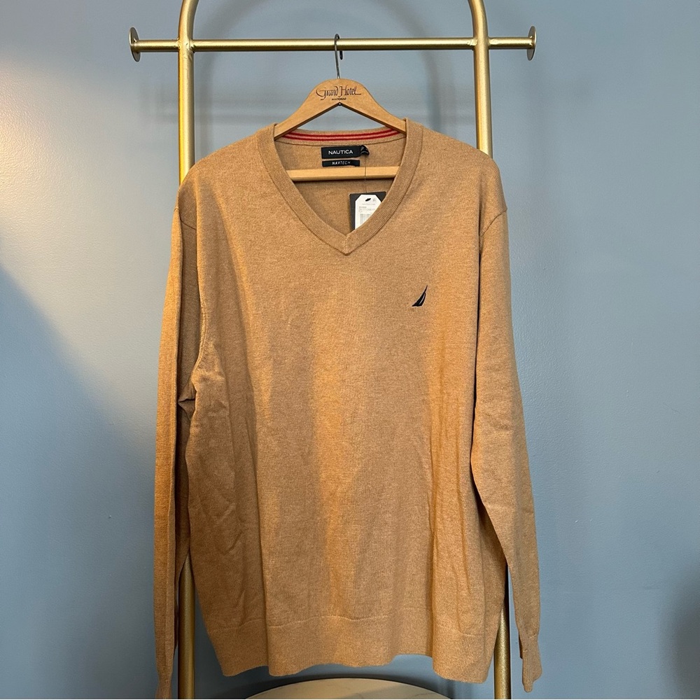 Men’s Nautical Navtech V-neck Sweater in Camel (Size XL)